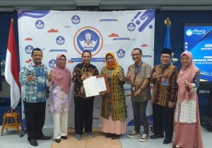 Serah Terima SK Menristekdikti untuk 2 Program Sarjana Terapan Baru Politeknik LP3I Jakarta